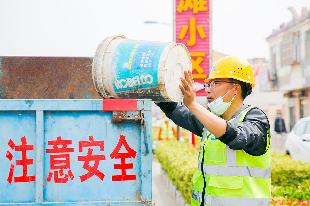 0726&ldquo;炎&rdquo;值擔(dān)當 &ldquo;暑&rdquo;你最美 照片(1).jpg