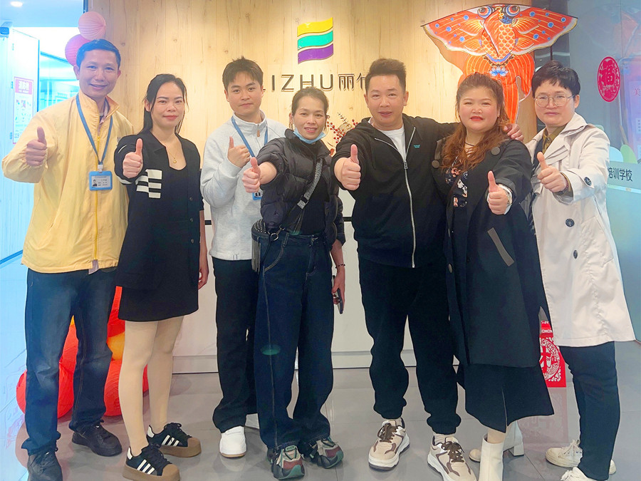 從左到右：李煥玲，盧素豐，方冬瑩，梁麗麗.jpg